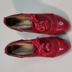 Red Retro Oxford heels by MEJLJ